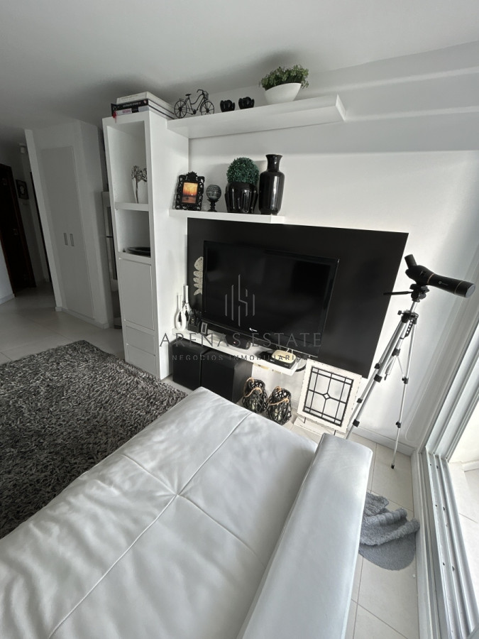 Apartamento ID.2550 - Apartamento de dos dormitorios en venta en zona del Puerto de Punta del Este 