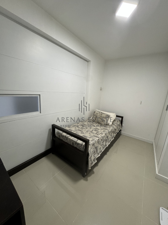 Apartamento ID.3594 - Apartamento en venta de 3 dormitorios , Punta del Este Zona Chiverta 