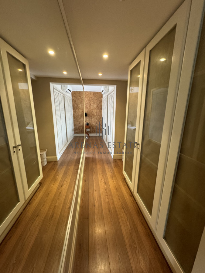 Apartamento ID.3452 - Apartamento de 3 dormitorios y servicio en venta  Punta del Este 