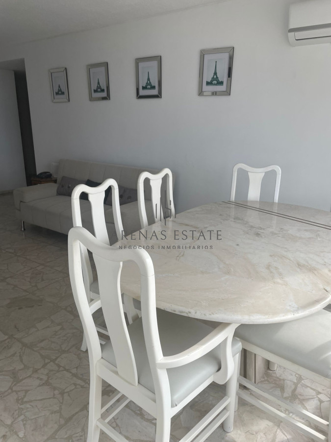 Apartamento ID.187 - Apartamento en venta de dos dormitorios en Peninsula , Punta del Este 