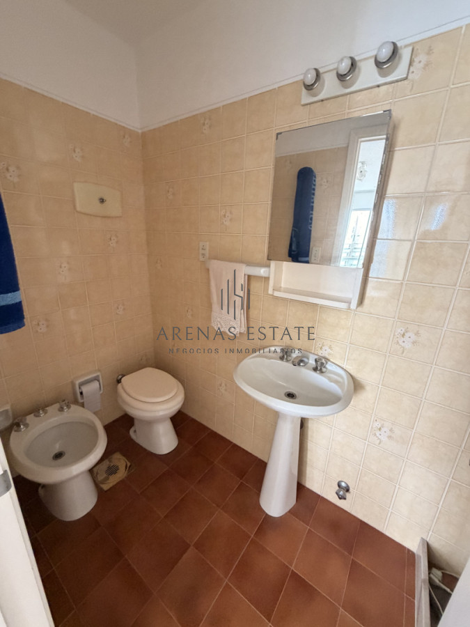 Apartamento ID.4137 - Apartamento en venta en primera linea de la Brava , 3 dormitorios y dependencia 