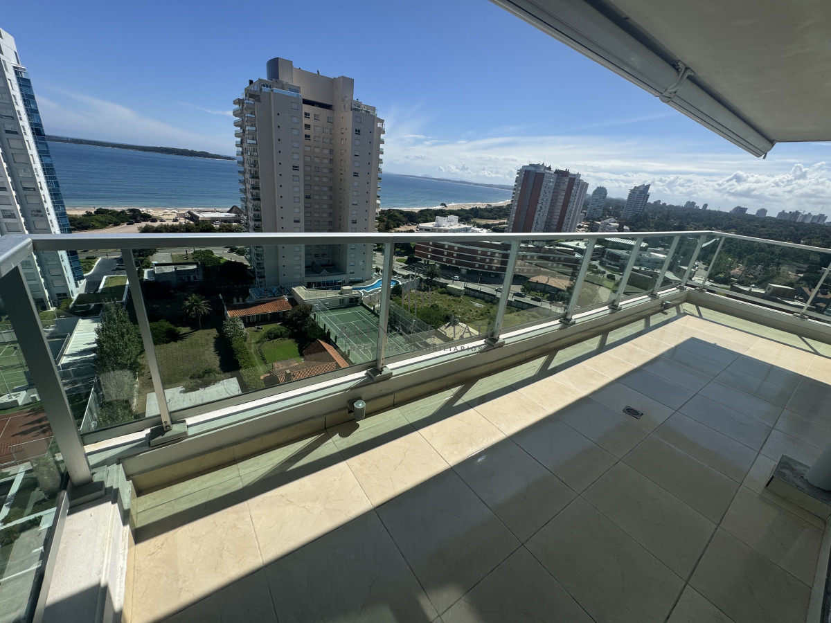 Apartamento ID.3597 - Apartamento de 3 dormitorios en venta en Punta del Este