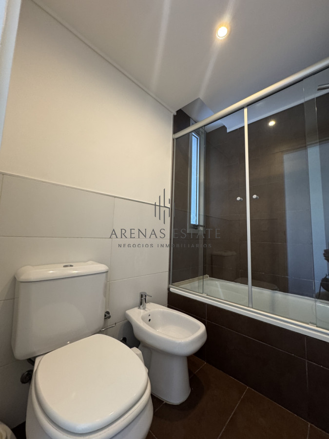 Apartamento ID.3700 - Apartamento de 3 dormitorios en venta en Punta del Este