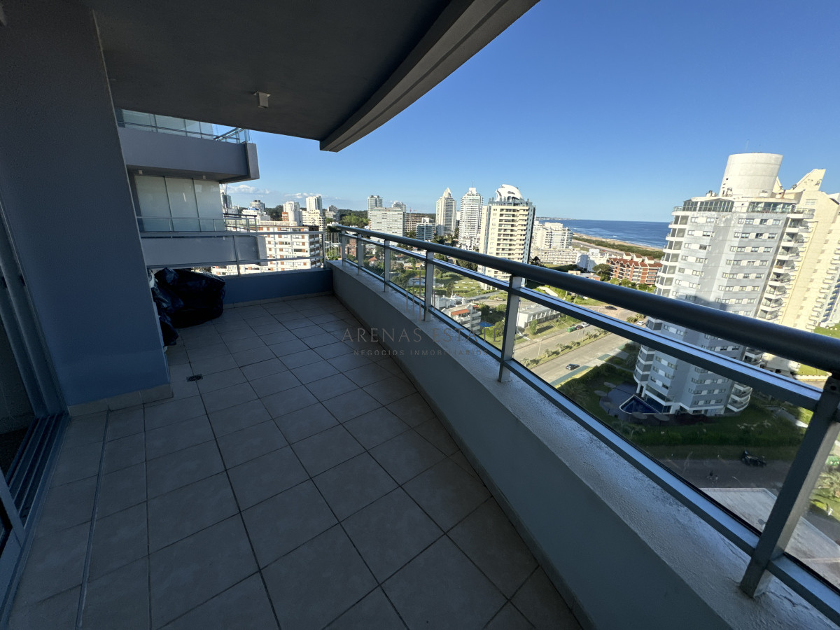 Apartamento ID.3181 - Apartamento de 3 dormitorios en zona chiverta , Punta del Este 