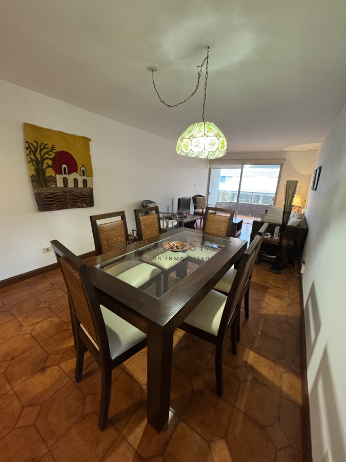 Apartamento ID.3766 - Apartamento en venta de 3 dormitorios en primera linea de la Mansa 