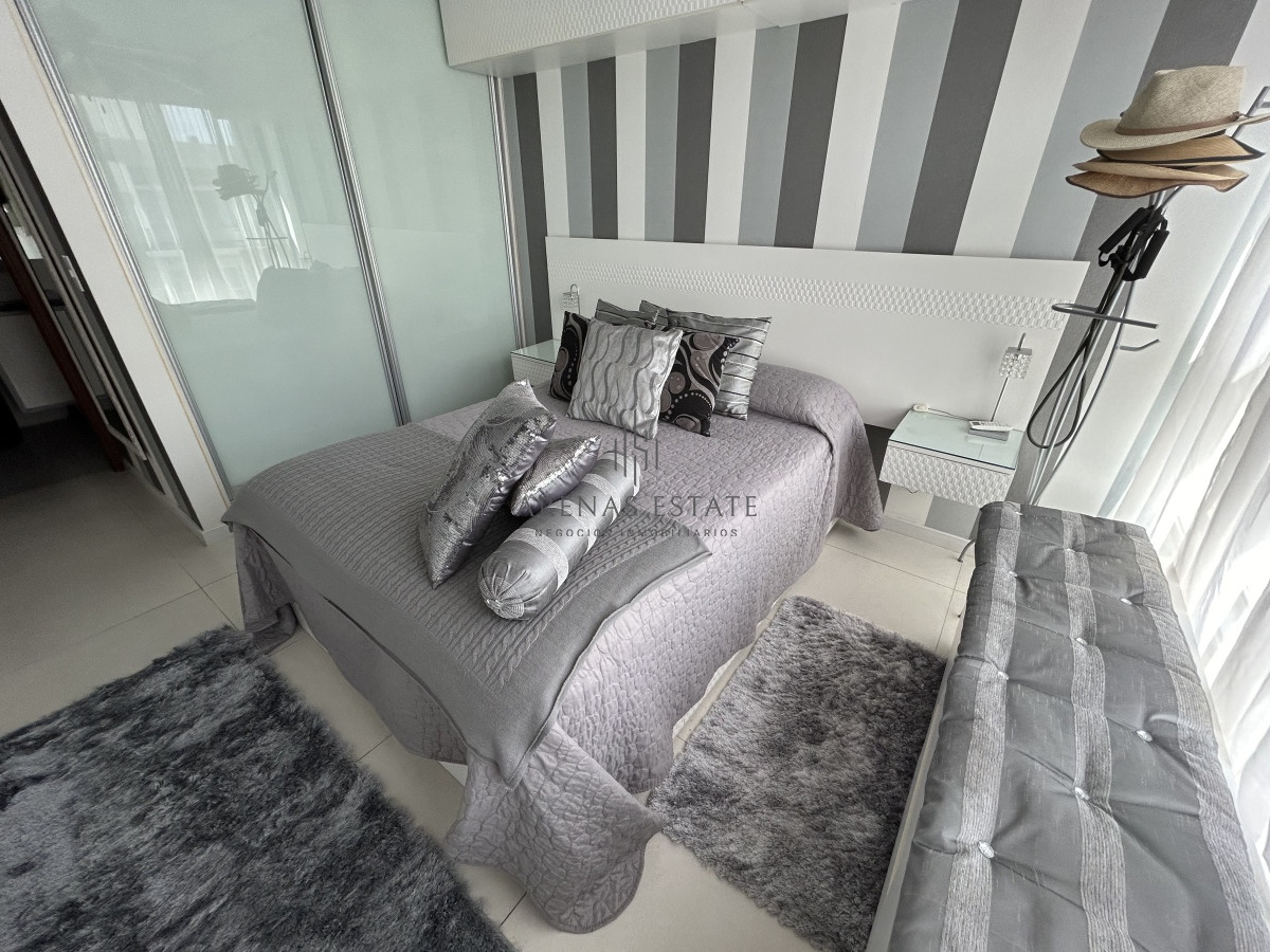 Apartamento ID.2550 - Apartamento de dos dormitorios en venta en zona del Puerto de Punta del Este 