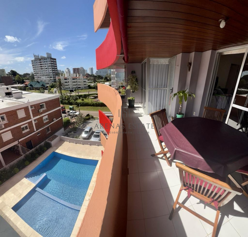 Apartamento ID.2782 - Apartamento en venta de 1 dormitorio y medio en Punta del Este 