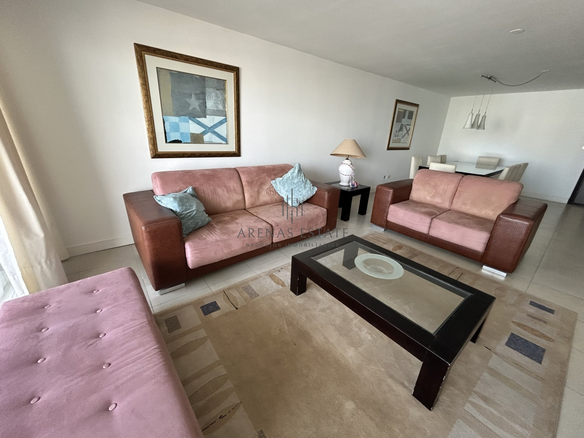 Apartamento ID.2237 - Apartamento de 3 dormitorios en venta en Punta del Este 