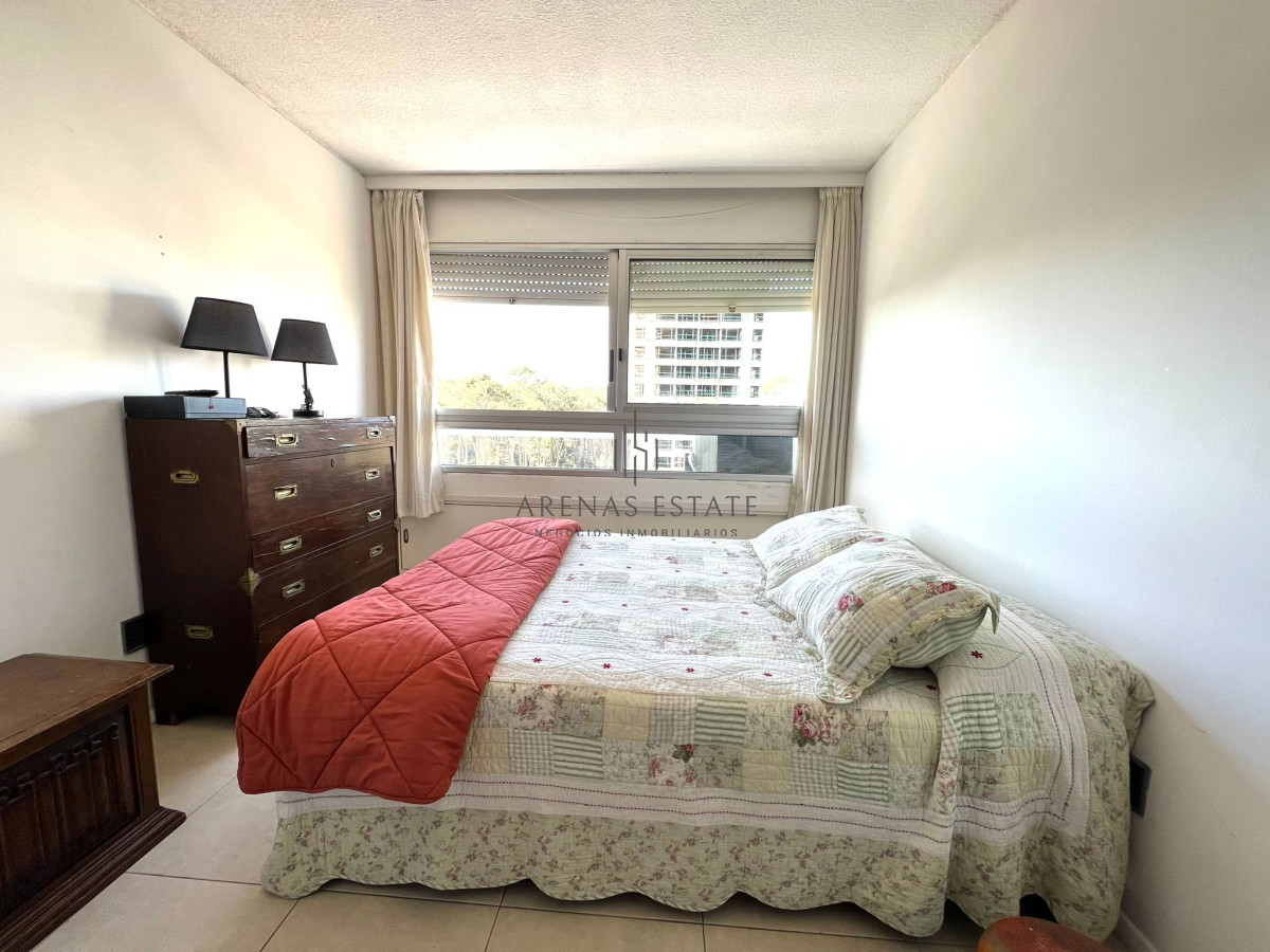 Apartamento ID.2340 - Apartamento en venta de 3 dormitorios en Roosevelt , Punta del Este 