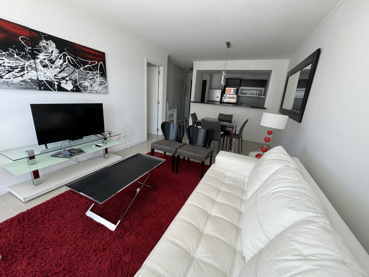Apartamento ID.3243 - Apartamento de 2 dormitorios en venta en Punta del Este