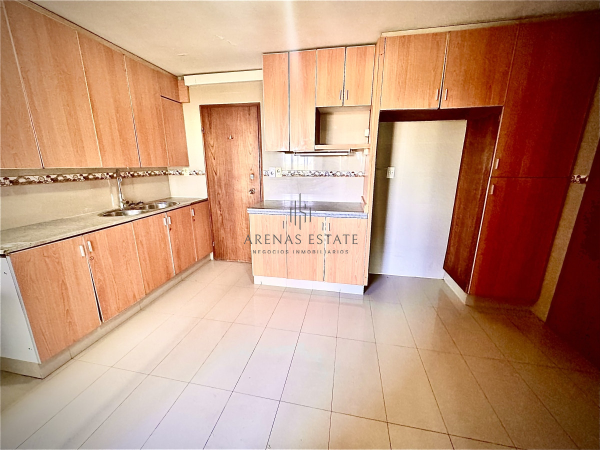 Apartamento ID.2860 - Apartamento de 3 dormitorios en venta en Punta del Este 