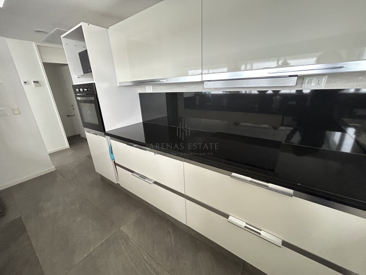 Apartamento ID.2123 - Penthouse en venta en Punta del Este , zona mansa , 3 Dormitorios más servicio 