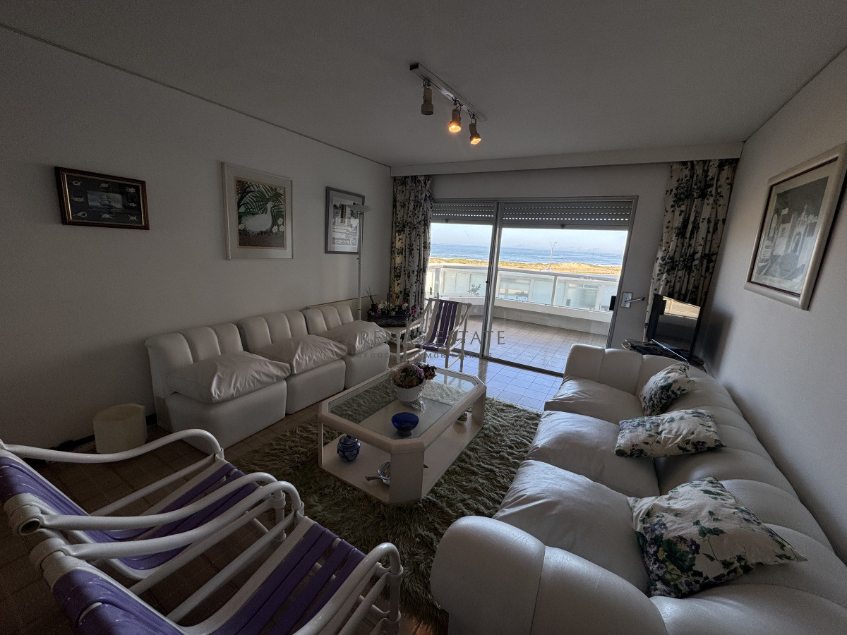 Apartamento ID.4032 - Apartamento de 2 dormitorios en venta en Punta del Este