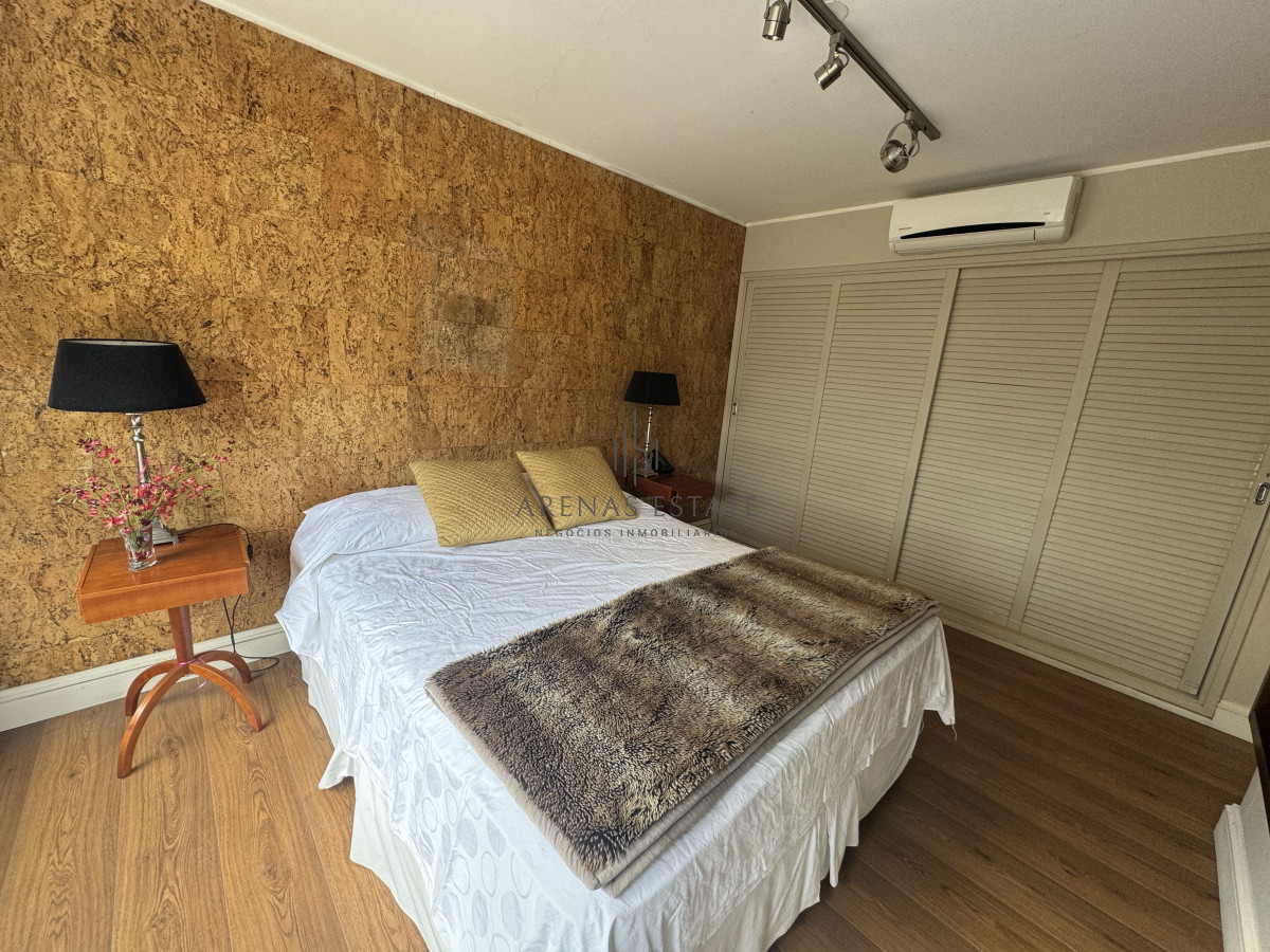Apartamento ID.3452 - Apartamento de 3 dormitorios y servicio en venta  Punta del Este 