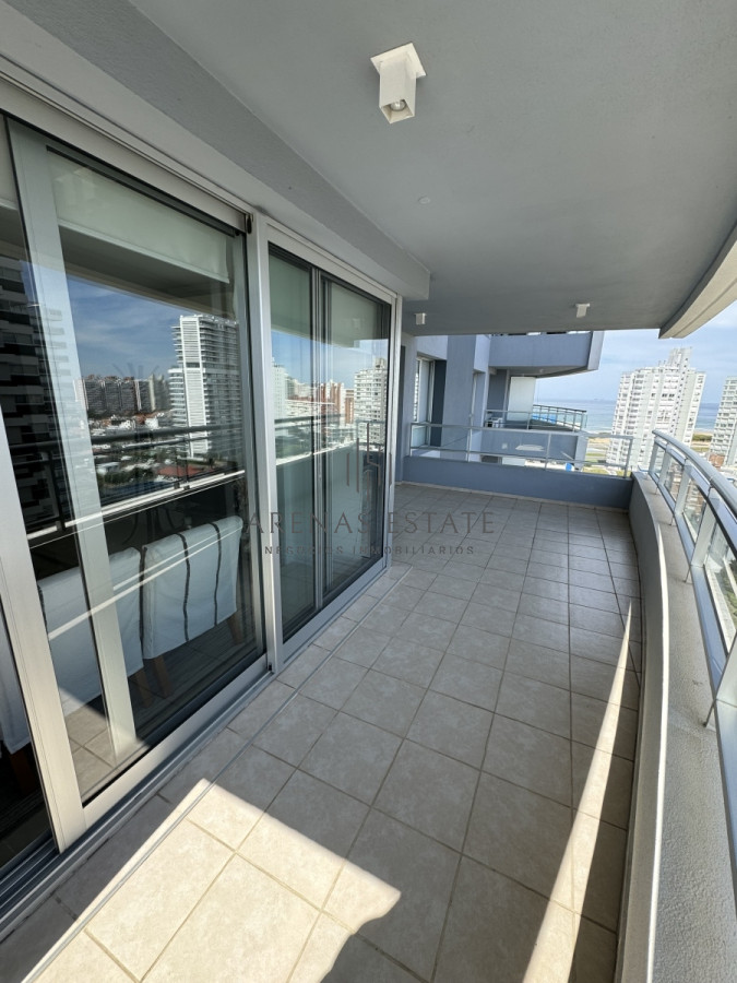 Apartamento ID.3052 - Apartamento d 3 dormitorios  en venta en Punta del Este 