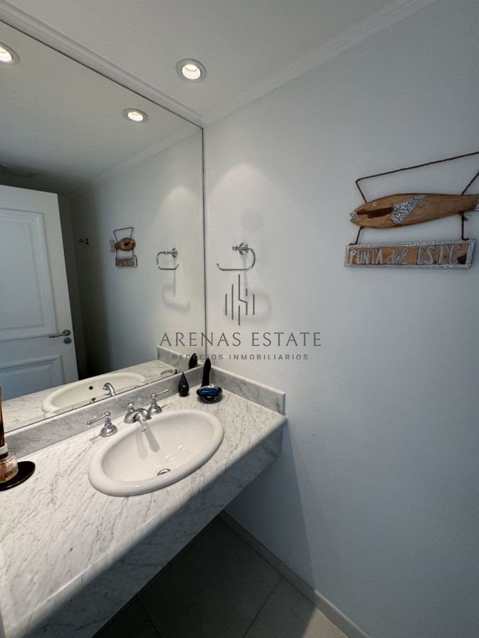 Apartamento ID.3682 - Apartamento en venta en primera linea de playa mansa 