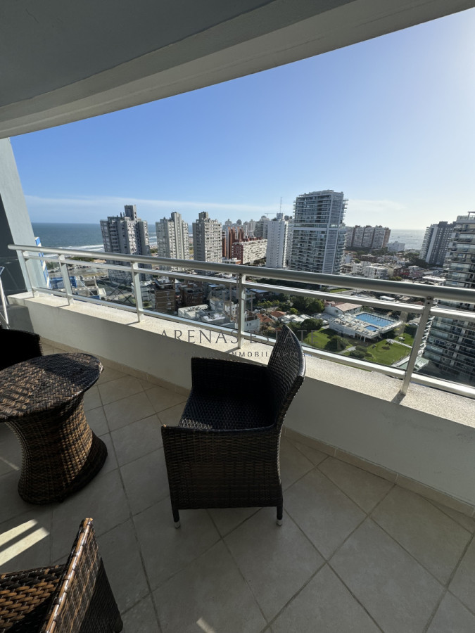 Apartamento ID.3385 - Apartamento de 3 dormitorios en venta en Punta del Este 