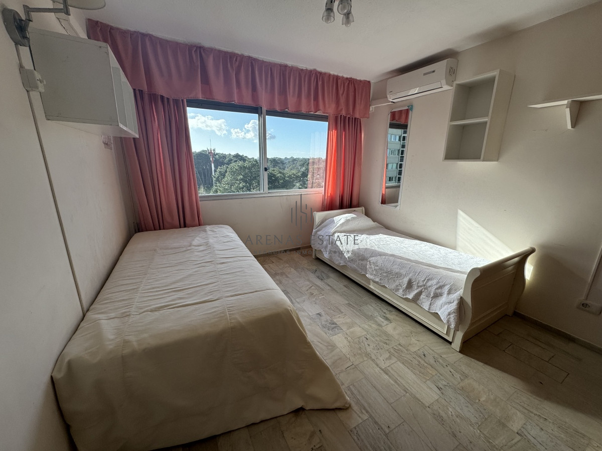 Apartamento ID.2860 - Apartamento de 3 dormitorios en venta en Punta del Este 