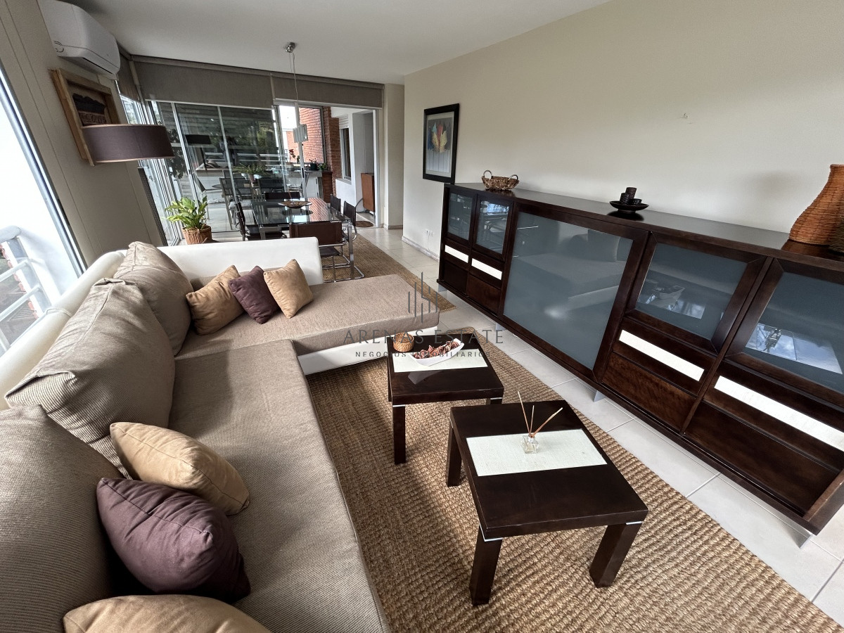 Apartamento ID.1932 - Apartamento de 3 dormitorios en zona Mansa , Punta del Este 