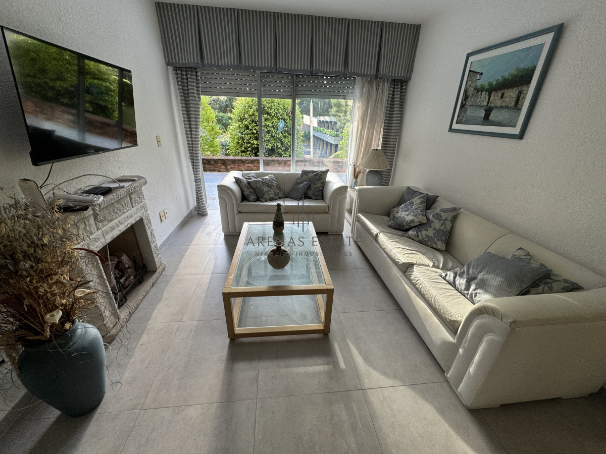 Apartamento ID.3182 - Apartamento de 3 dormitorios en venta en Punta del Este