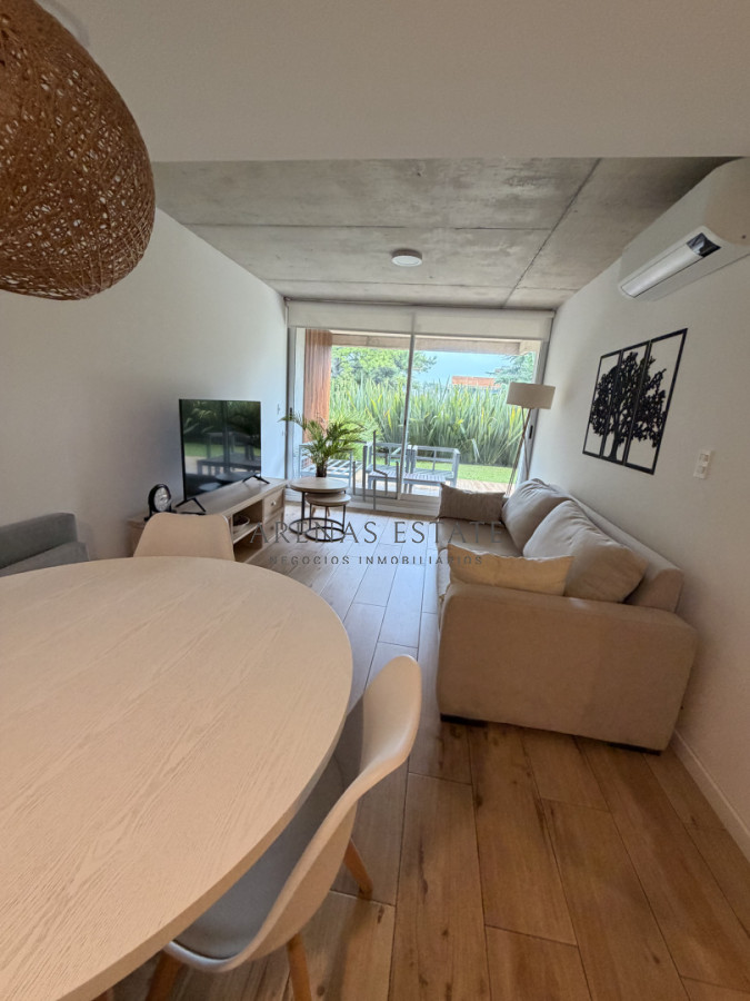 Apartamento ID.4450 - Apartamento en venta de dos dormitorios en zona Mansa , Punta del Este 