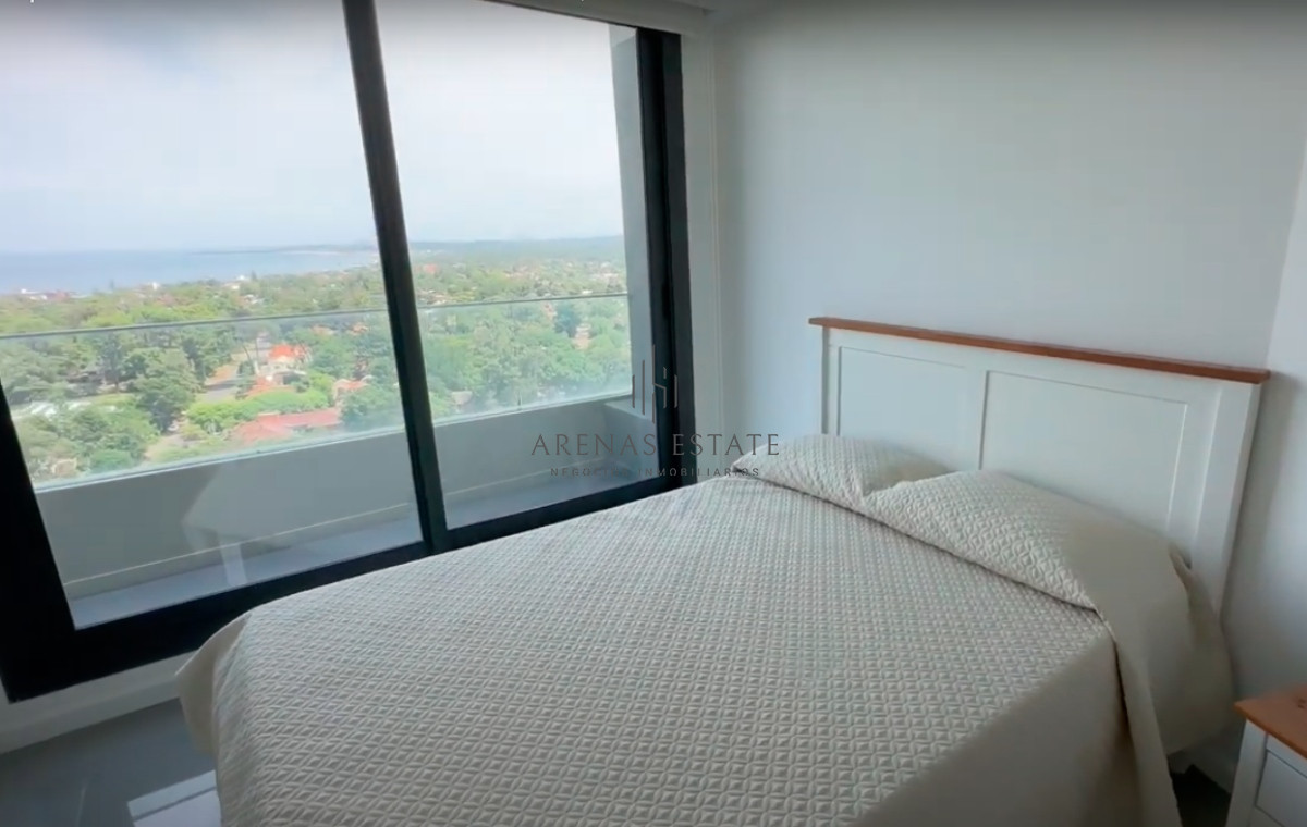 Apartamento ID.2447 - Apartamento en venta de 3 dormitorios en Av Roosevelt 
