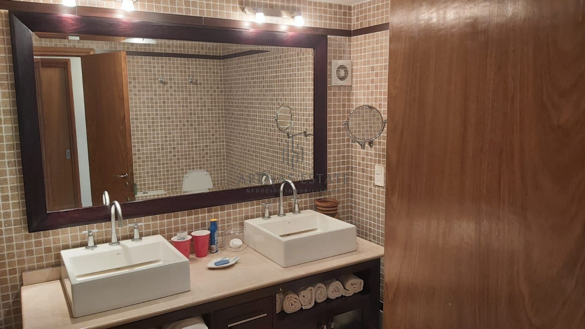 Apartamento ID.141 - Apartamento en venta zona puerto  Punta del este 