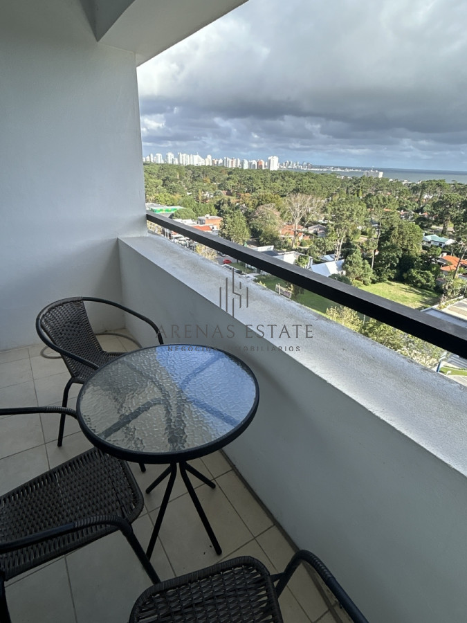 Apartamento ID.2403 - Apartamento en venta de dos dormitorios Ubicado en Roosevelt Punta del Este 