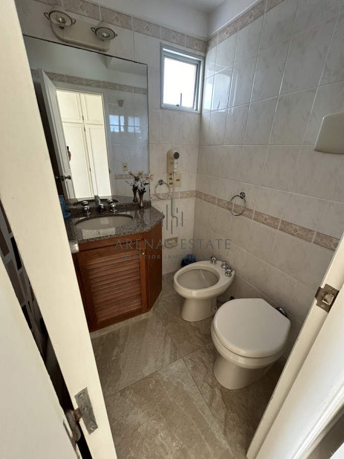 Apartamento ID.2343 - Apartamento en venta de 3 dormitorios en Aidy Grill , Punta del Este 