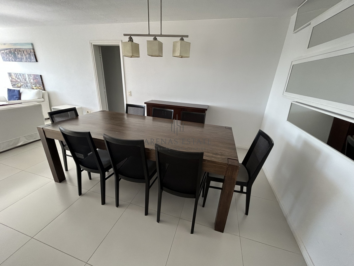 Apartamento ID.1878 - Apartamento en venta de 3 dormitorios en Punta del Este