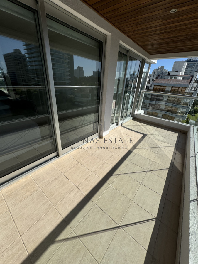 Apartamento ID.3294 - Apartamento en venta de dos dormitorios , zona Brava Punta del Este 