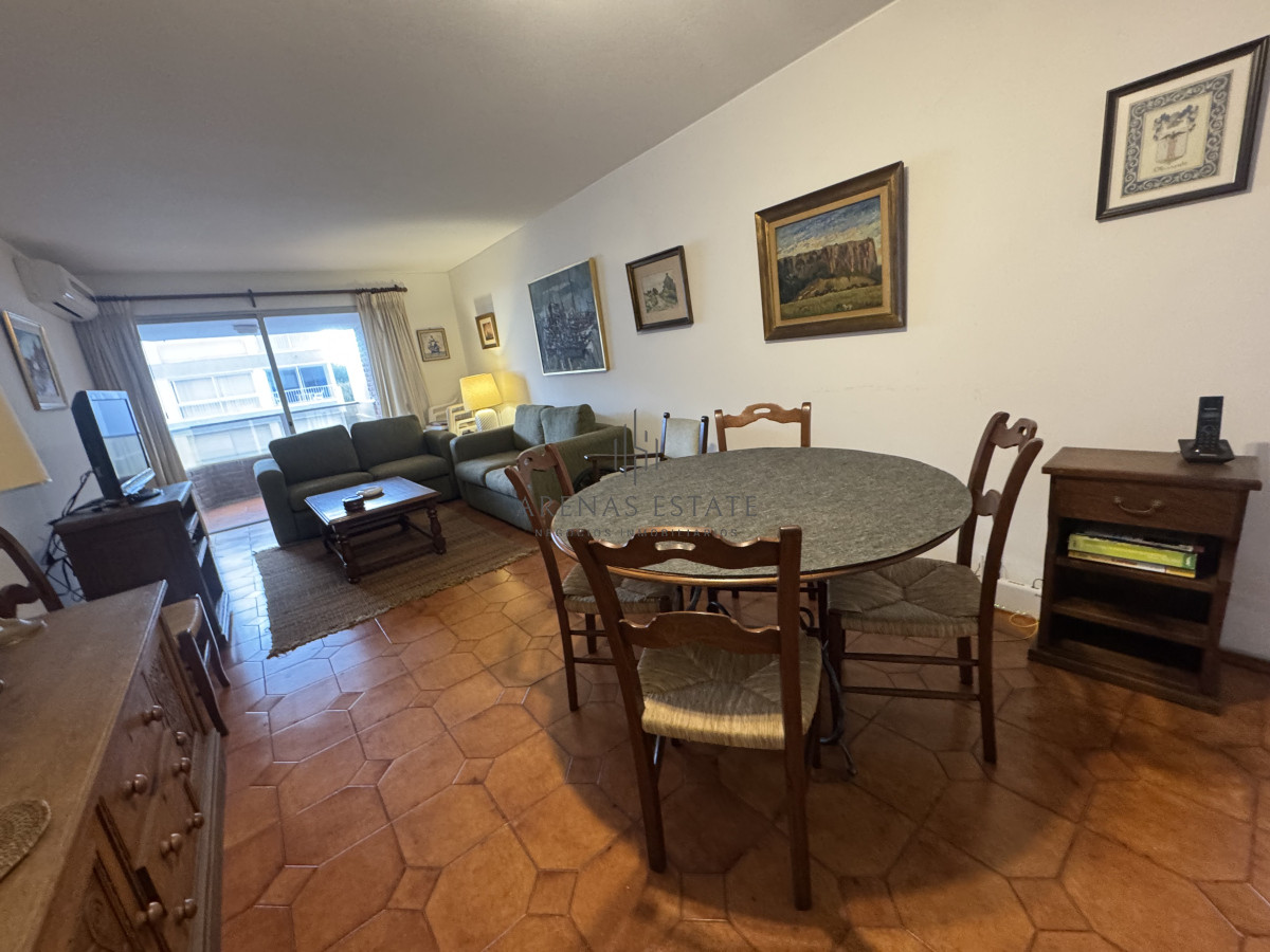 Apartamento ID.3767 - Apartamento en venta de 3 dormitorios en primera linea de playa mansa 