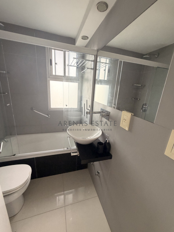 Apartamento ID.260 - Oportunidad en Roosevelt, apartamento de 3 dormitorios , reciclado 