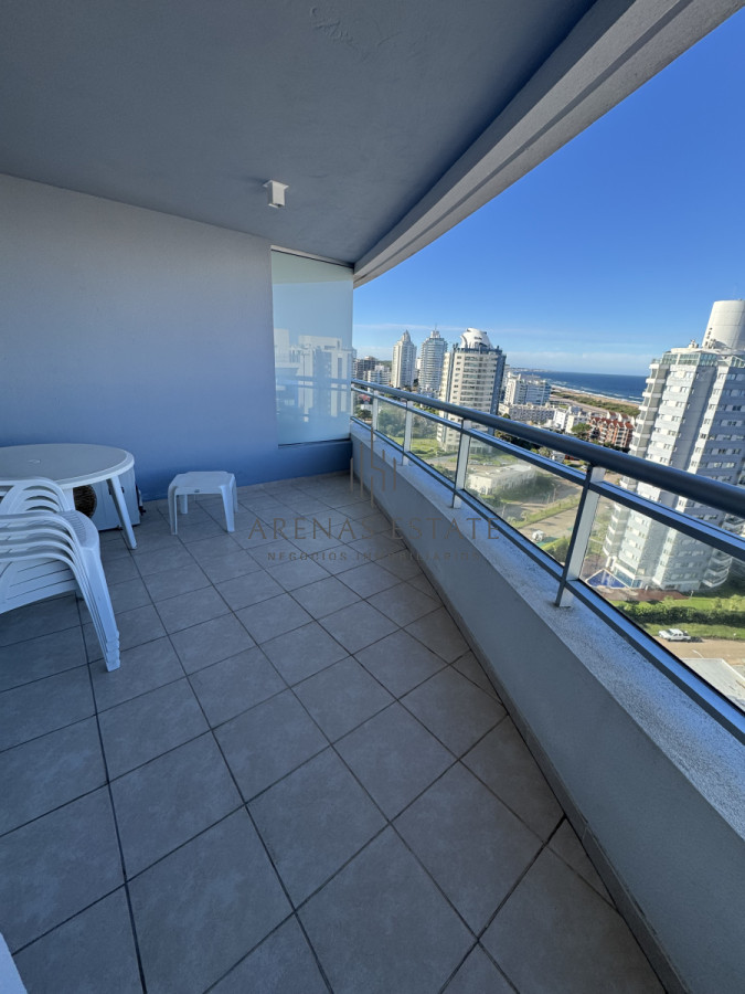Apartamento ID.3700 - Apartamento de 3 dormitorios en venta en Punta del Este
