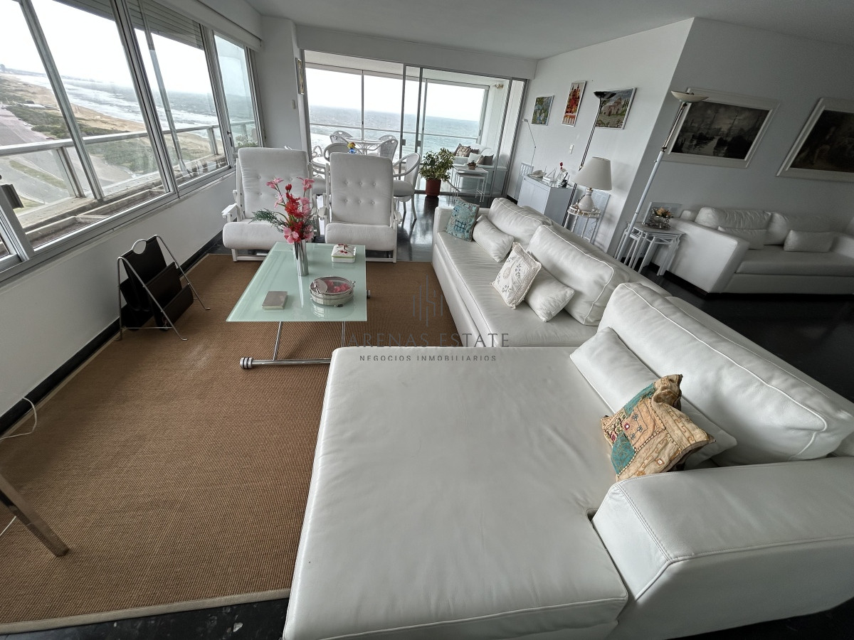 Apartamento ID.1973 - Espectacular apartamento en venta en zona de la Brava , 3 dormitorios mas servicio 