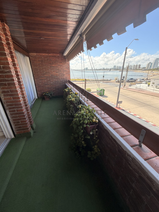 Apartamento ID.4345 - Apartamento de 2 dormitorios en venta en Punta del Este 