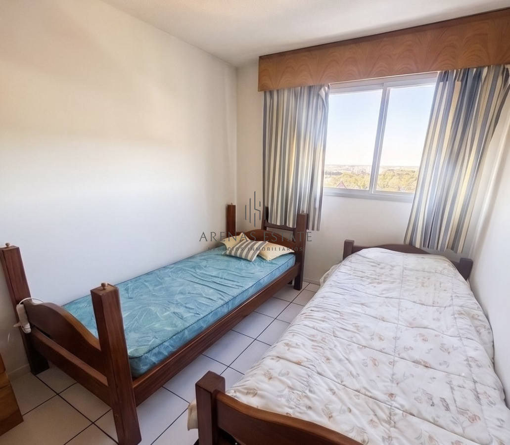Apartamento ID.3837 - Apartamento de 3 dormitorios en venta en Punta del Este, Roosevelt 
