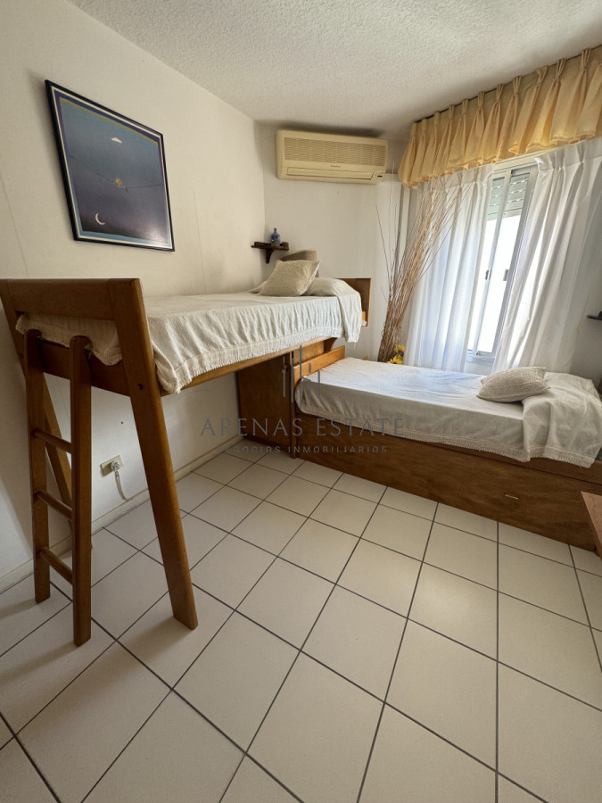 Apartamento ID.2084 - Apartamento de dos dormitorios en Mansa , Punta del Este 