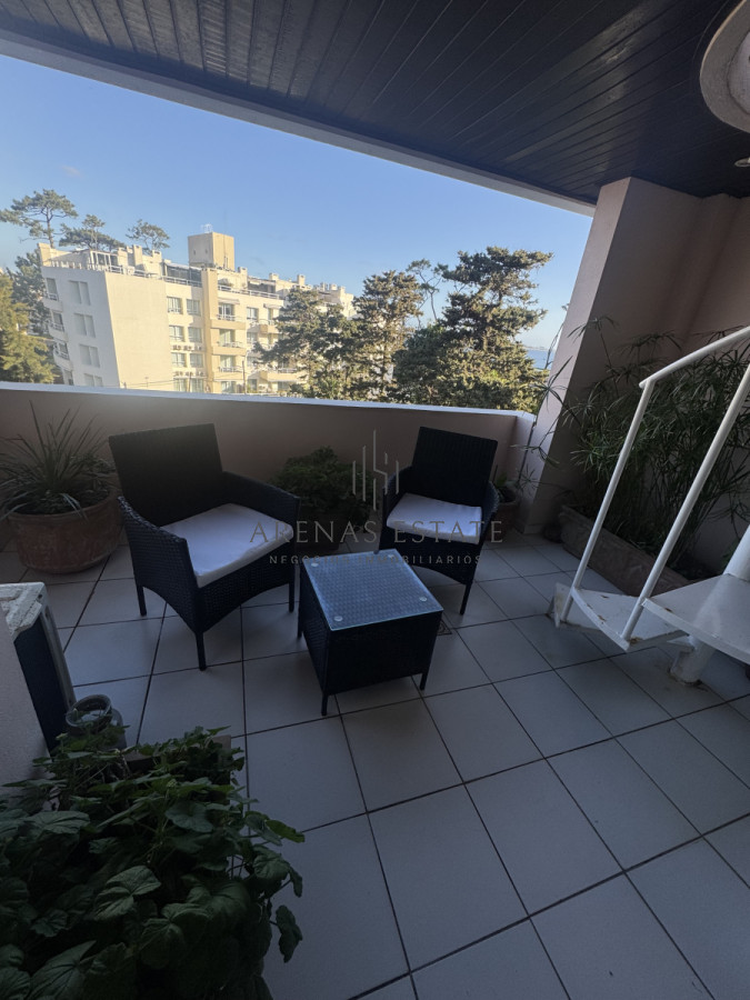 Apartamento ID.3918 - Apartamento de 3 dormitorios en playa Mansa . Penthouse con terraza exclusiva