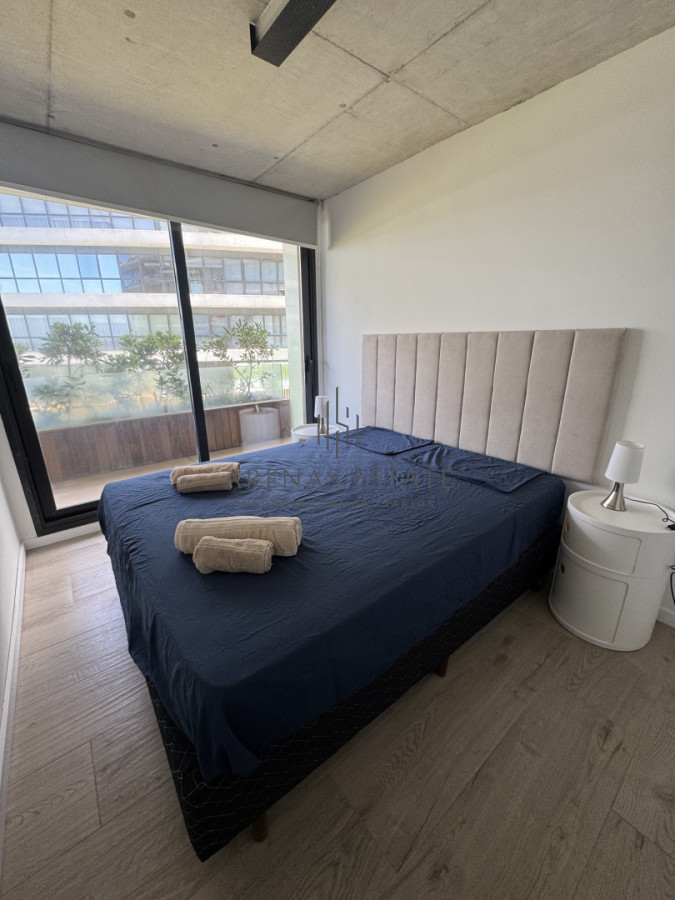 Apartamento ID.4144 - Apartamento de dormitorios en venta en Punta del Este, primera linea 