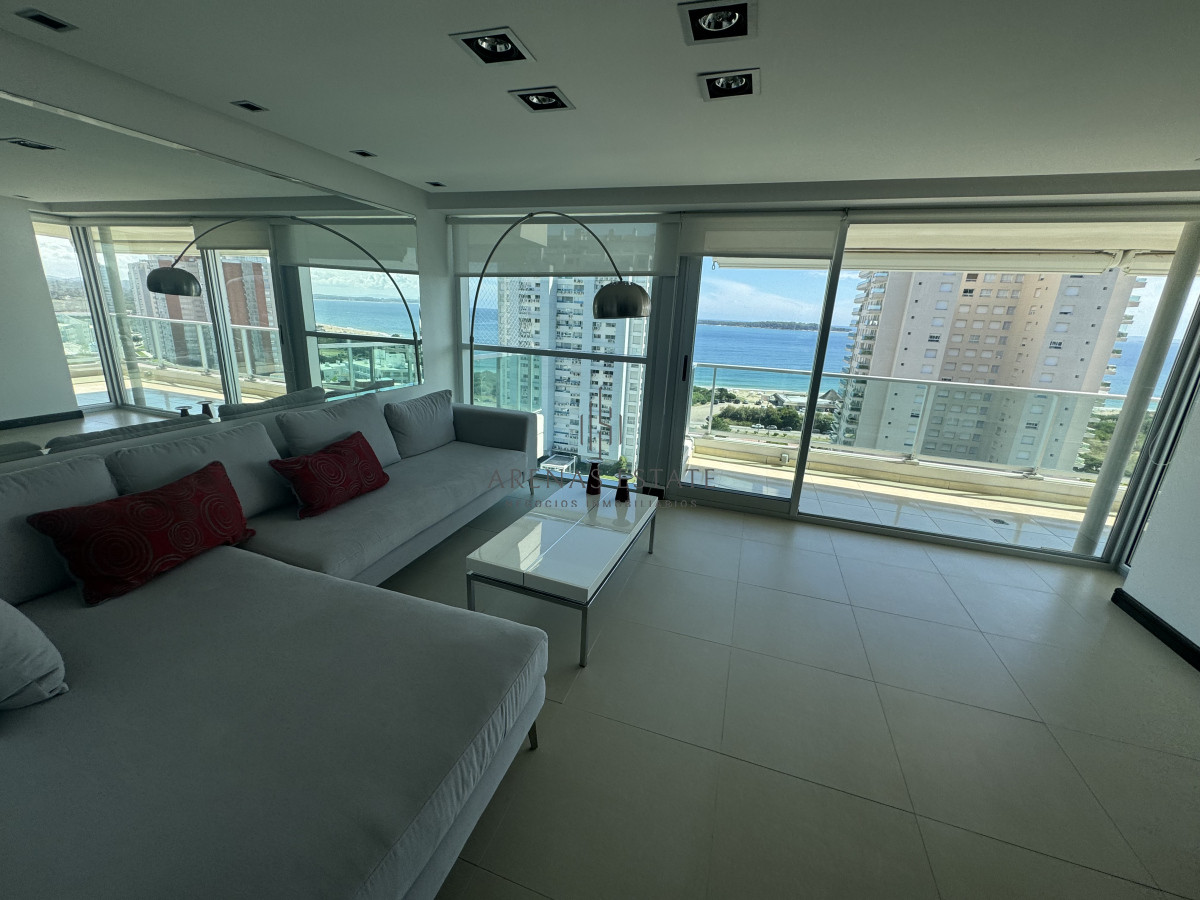 Apartamento ID.3597 - Apartamento de 3 dormitorios en venta en Punta del Este