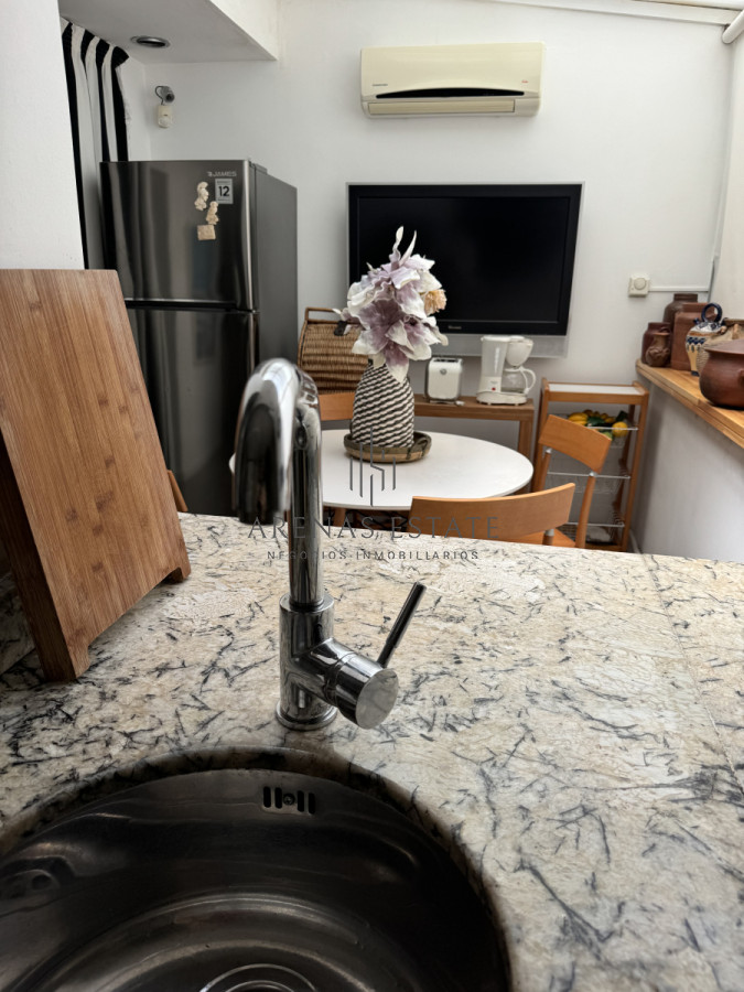 Apartamento ID.3452 - Apartamento de 3 dormitorios y servicio en venta  Punta del Este 