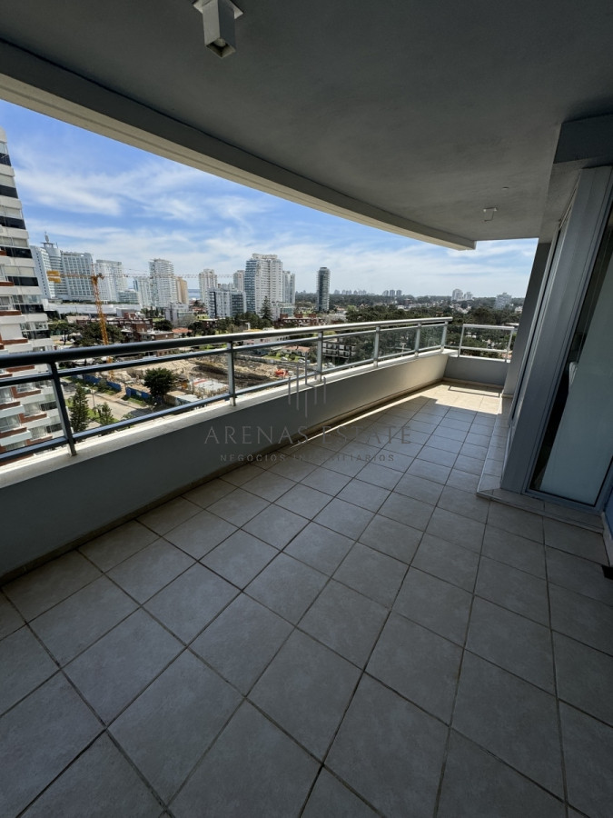 Apartamento ID.3052 - Apartamento d 3 dormitorios  en venta en Punta del Este 
