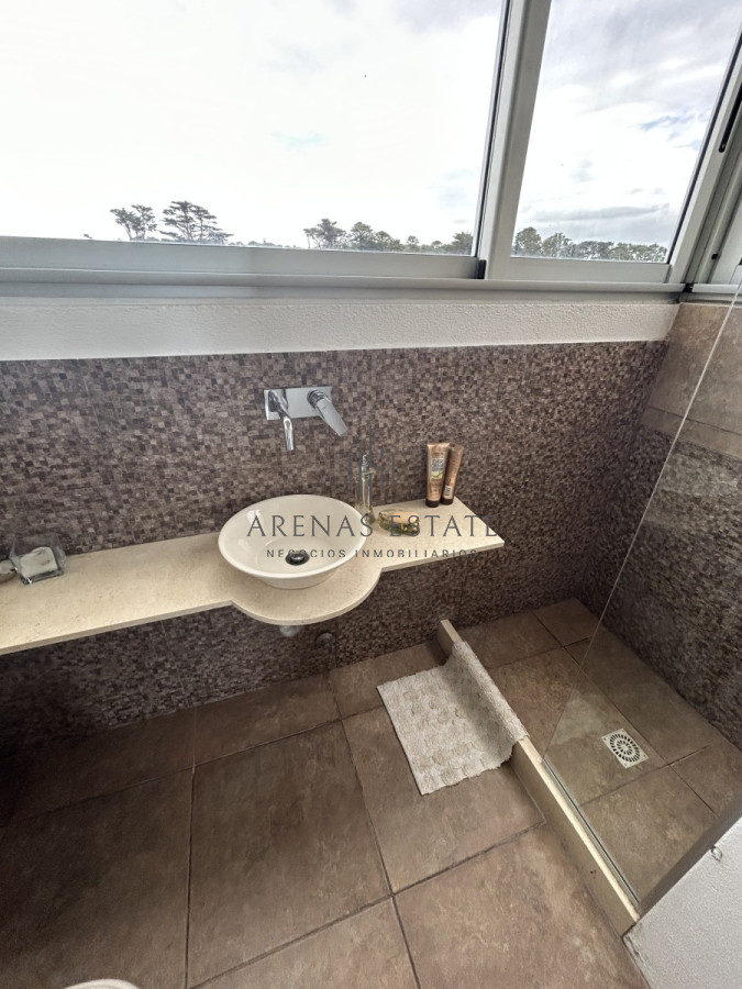 Apartamento ID.2074 - Penthouse en venta en Punta del Este , zona Brava , 3 dormitorios 