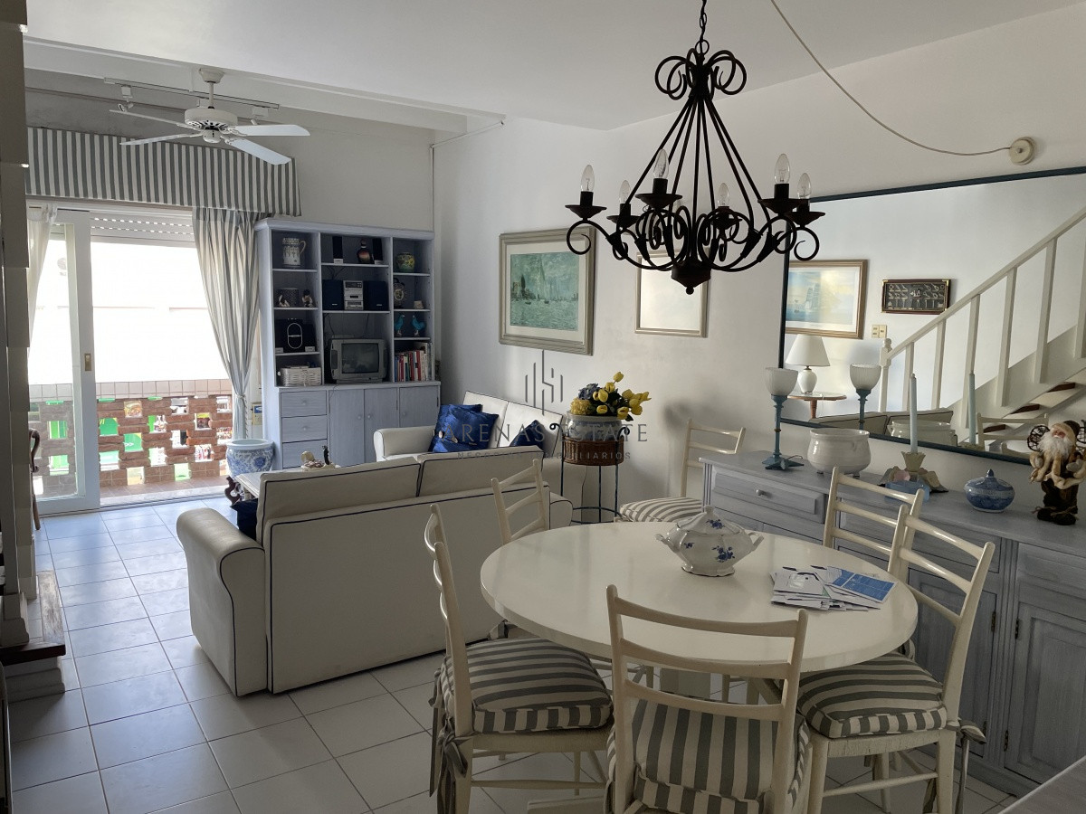 Apartamento ID.825 - Apartamento en venta en Punta del Este, 4 dormitorios 