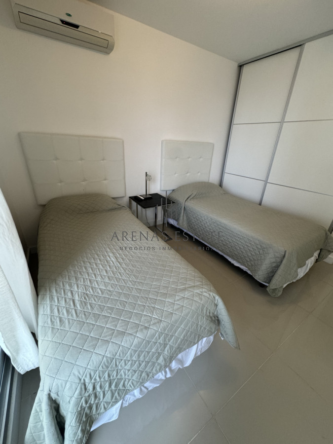 Apartamento ID.3594 - Apartamento en venta de 3 dormitorios , Punta del Este Zona Chiverta 