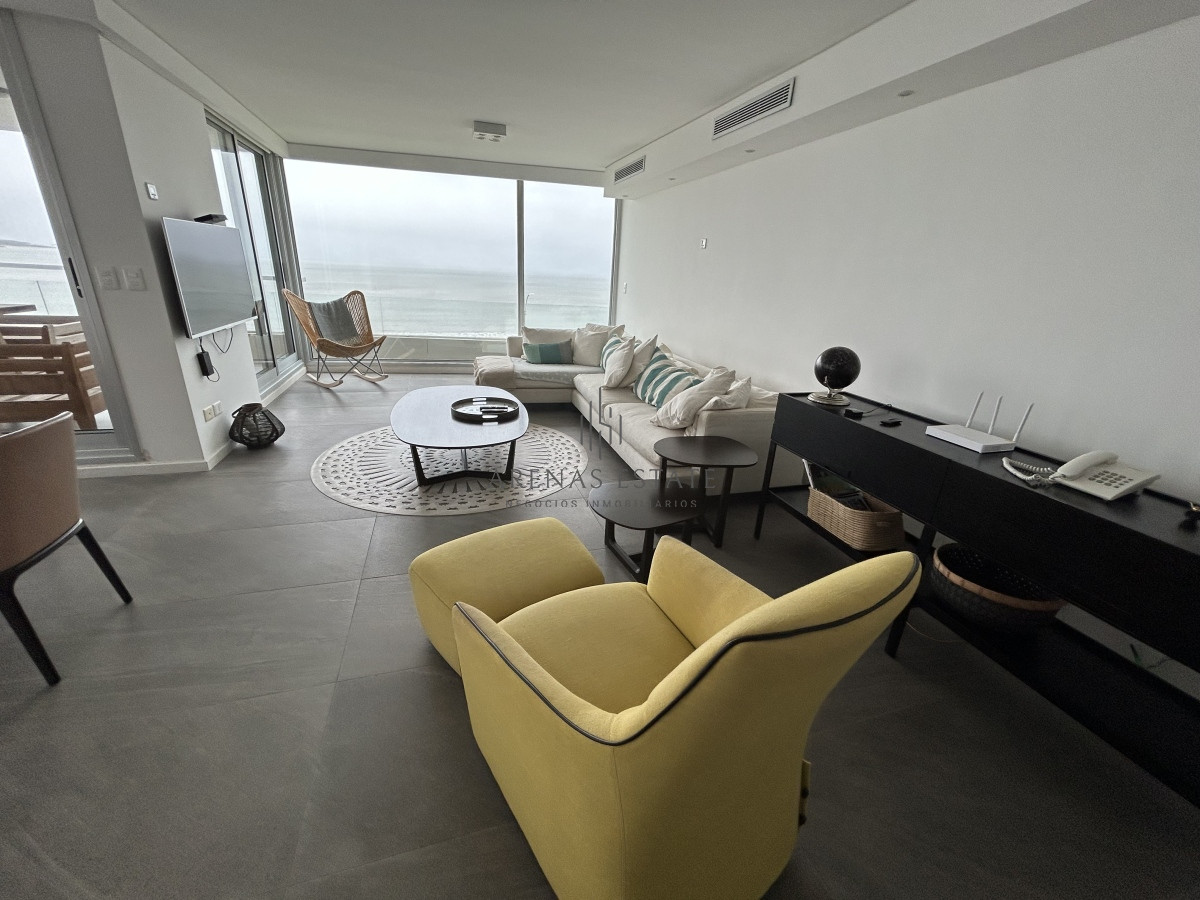 Apartamento ID.2123 - Penthouse en venta en Punta del Este , zona mansa , 3 Dormitorios más servicio 
