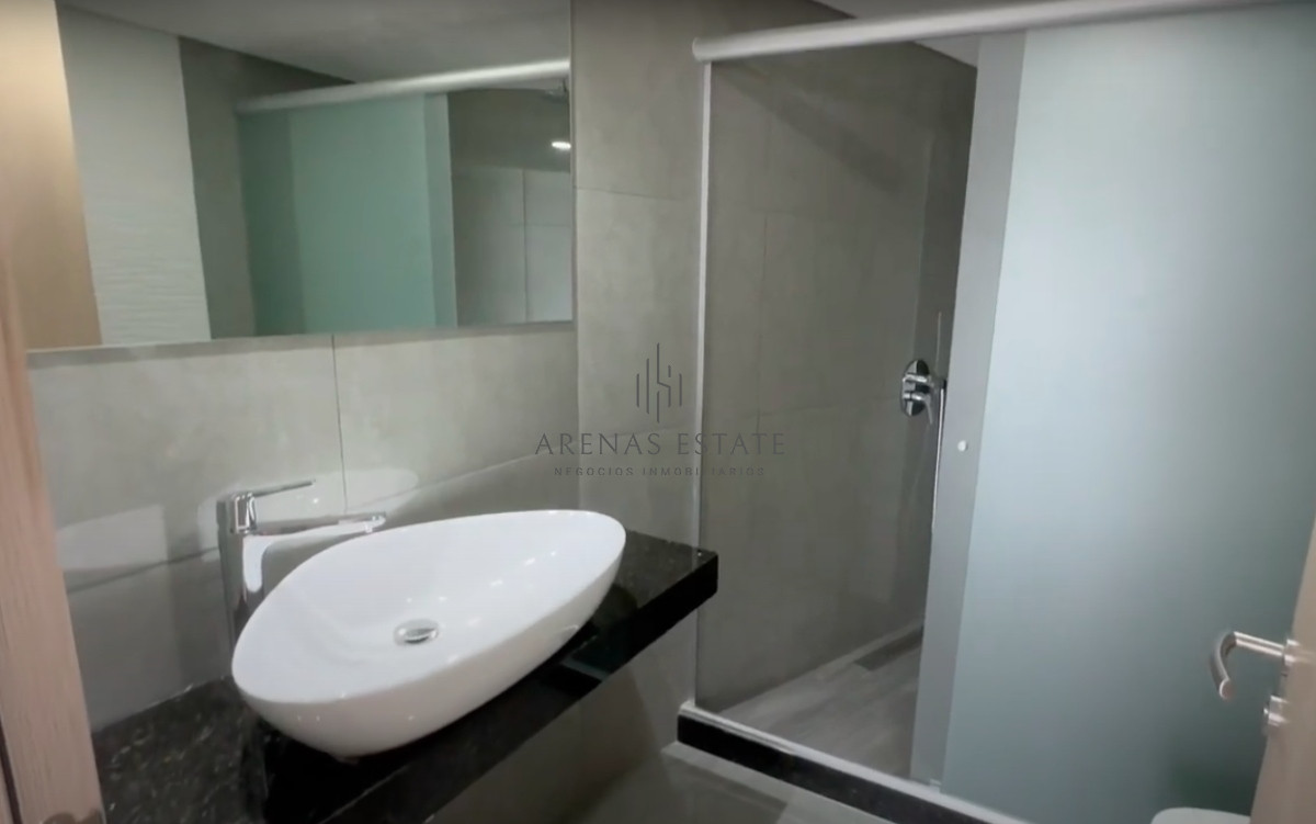 Apartamento ID.2447 - Apartamento en venta de 3 dormitorios en Av Roosevelt 