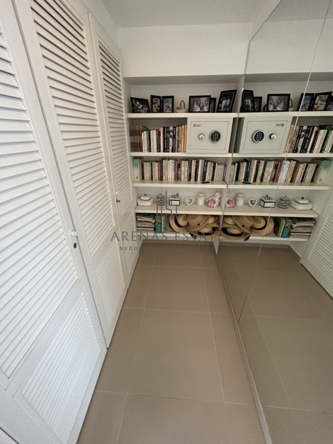 Apartamento ID.1731 - Apartamento de 3 dormitorios . primera linea Punta del Este 