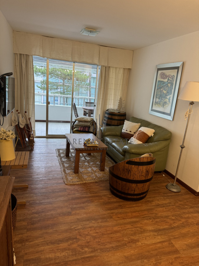 Apartamento ID.3099 - Oportunidad apartamento de 3 dormitorios en venta zona Mansa , Reciclado 